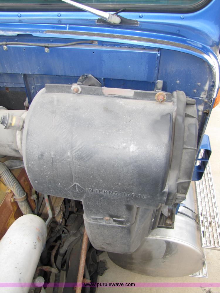 image for item 5045 1997 International Series 9300 semi truck