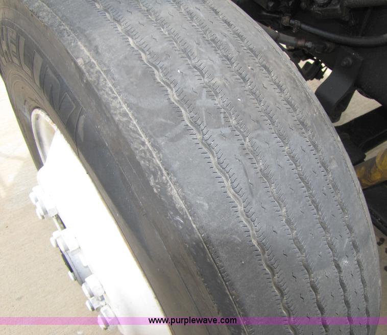 image for item 5045 1997 International Series 9300 semi truck