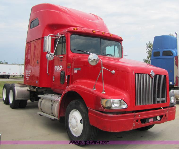 image for item 5046 1998 International Series 9400 semi truck
