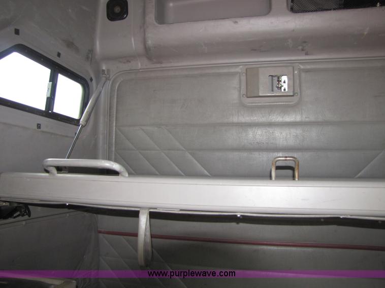 image for item 5046 1998 International Series 9400 semi truck