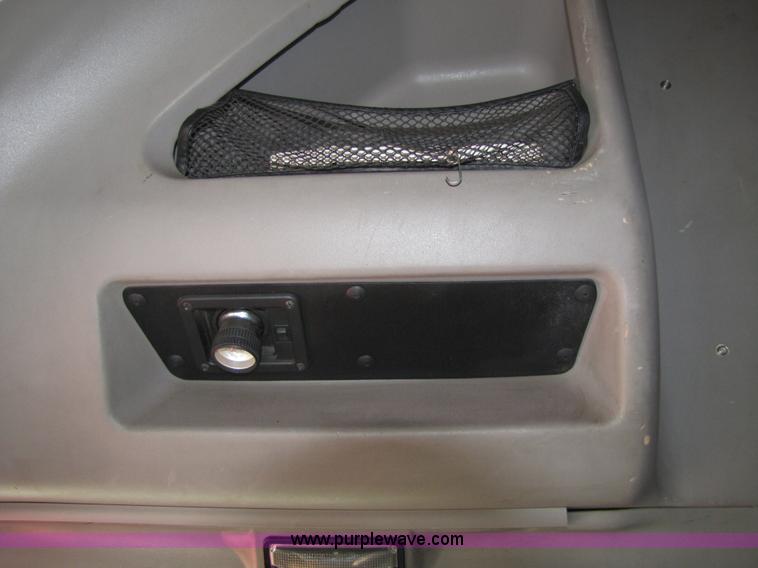 image for item 5046 1998 International Series 9400 semi truck