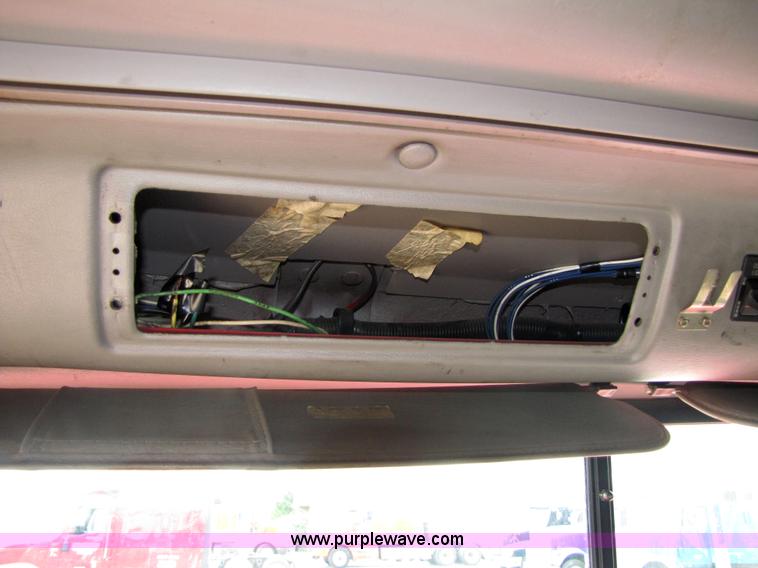 image for item 5046 1998 International Series 9400 semi truck