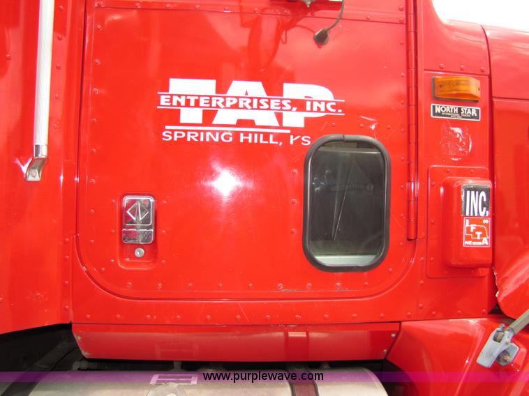image for item 5046 1998 International Series 9400 semi truck