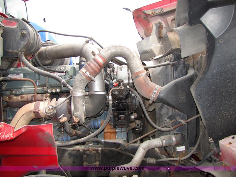 image for item 5046 1998 International Series 9400 semi truck