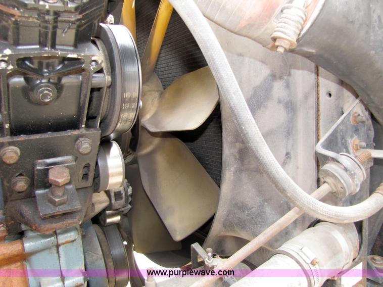 image for item 5046 1998 International Series 9400 semi truck