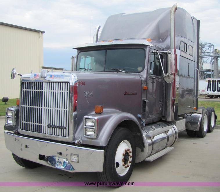 image for item 5047 1997 International Series 9400 semi truck