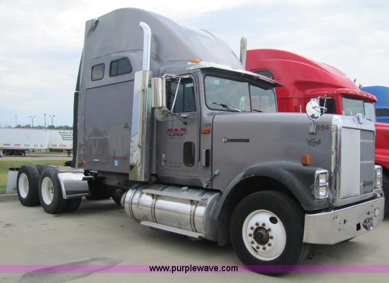 image for item 5047 1997 International Series 9400 semi truck