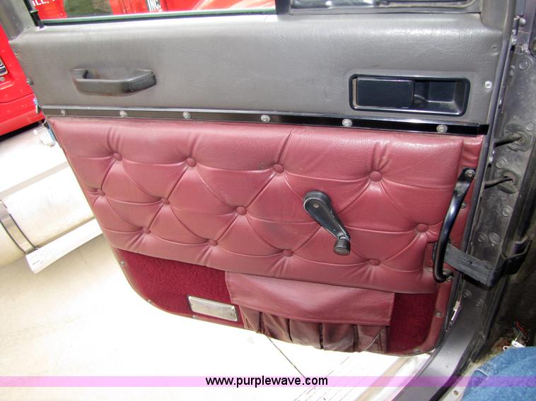 image for item 5047 1997 International Series 9400 semi truck