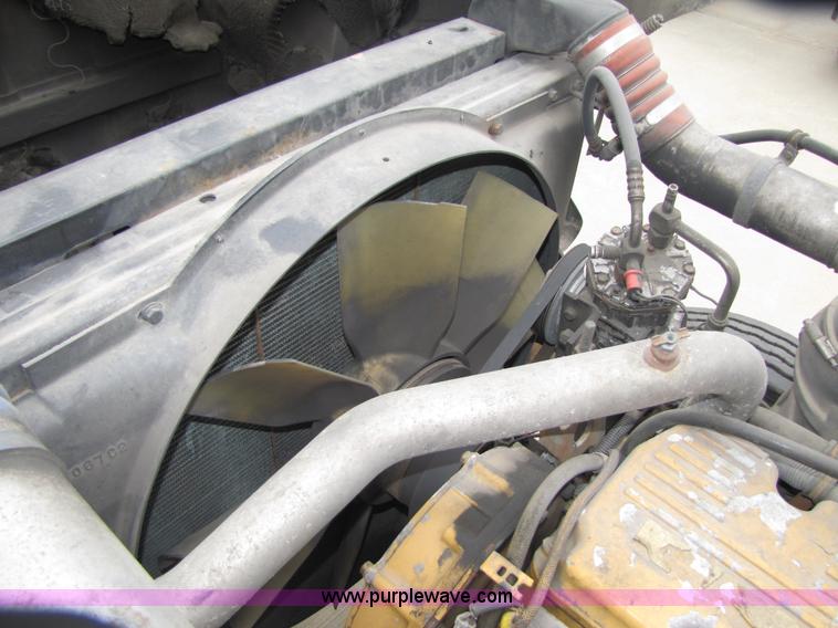 image for item 5047 1997 International Series 9400 semi truck