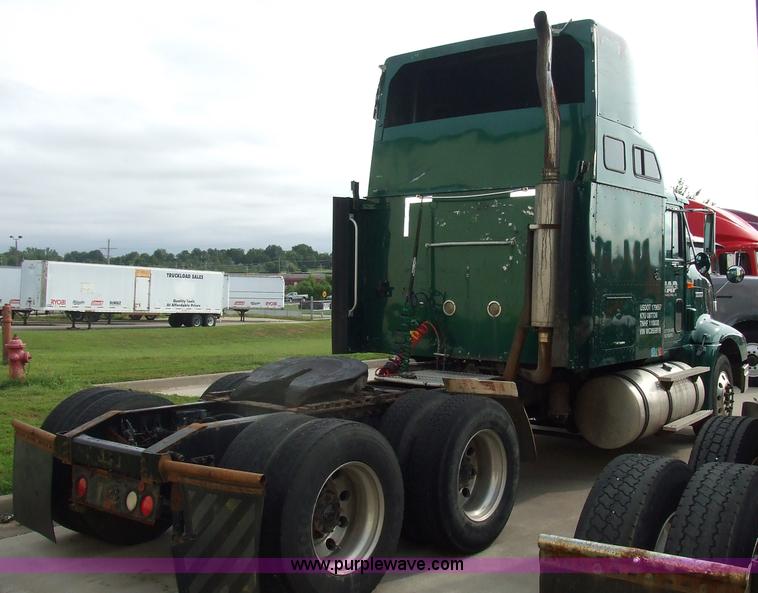 image for item 5048 1998 International Series 9400 semi truck