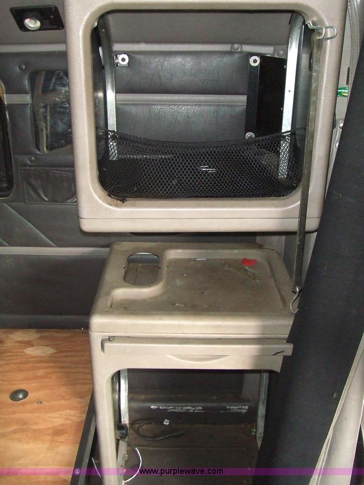 image for item 5048 1998 International Series 9400 semi truck