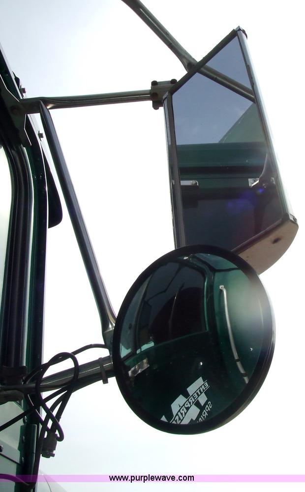 image for item 5048 1998 International Series 9400 semi truck