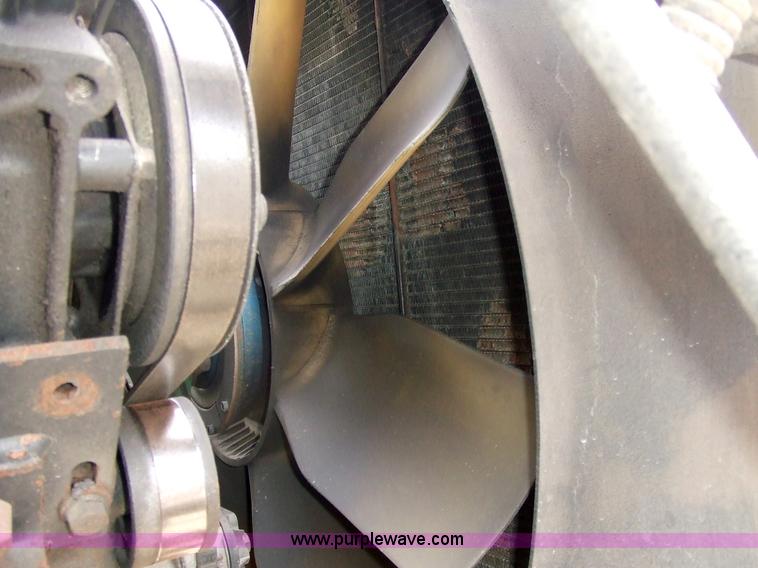 image for item 5048 1998 International Series 9400 semi truck