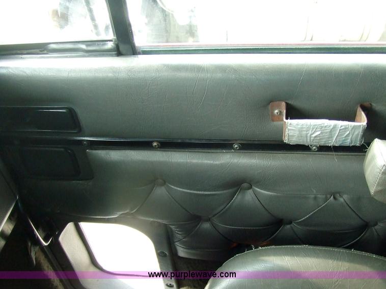 image for item 5049 1997 International Series 9300 semi truck