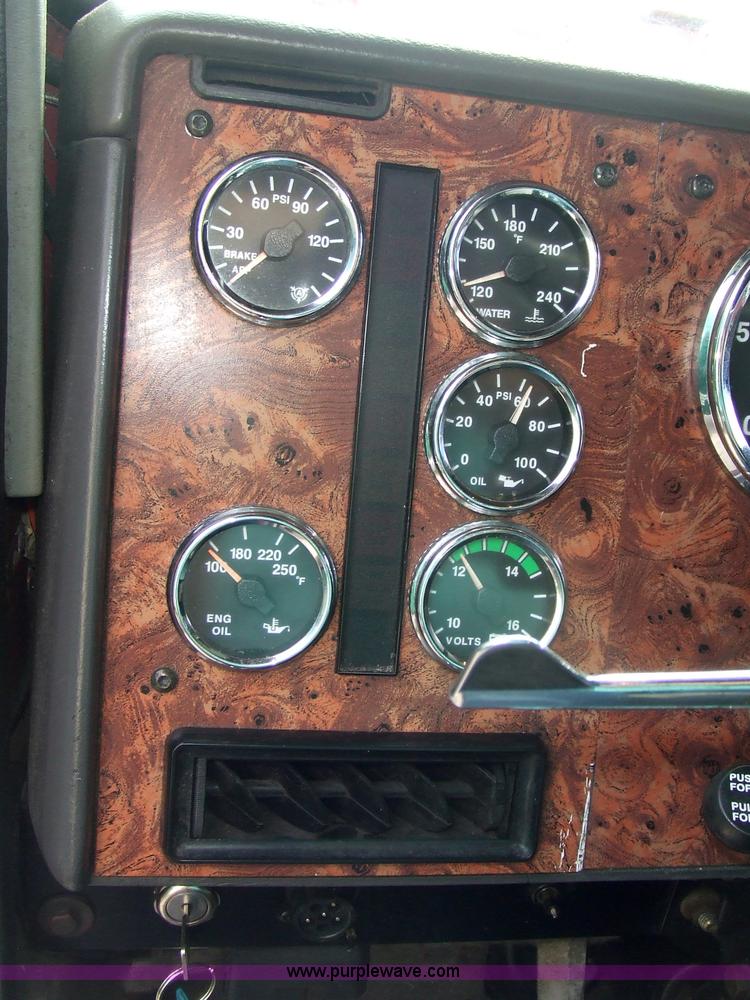 image for item 5049 1997 International Series 9300 semi truck