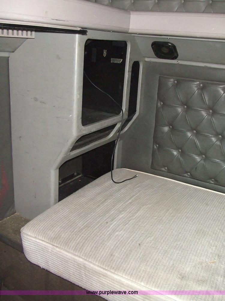 image for item 5049 1997 International Series 9300 semi truck