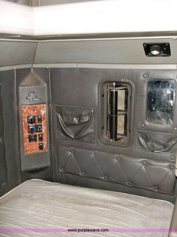 image for item 5049 1997 International Series 9300 semi truck