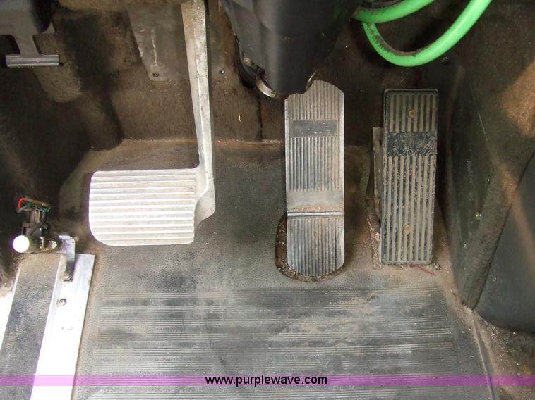 image for item 5049 1997 International Series 9300 semi truck