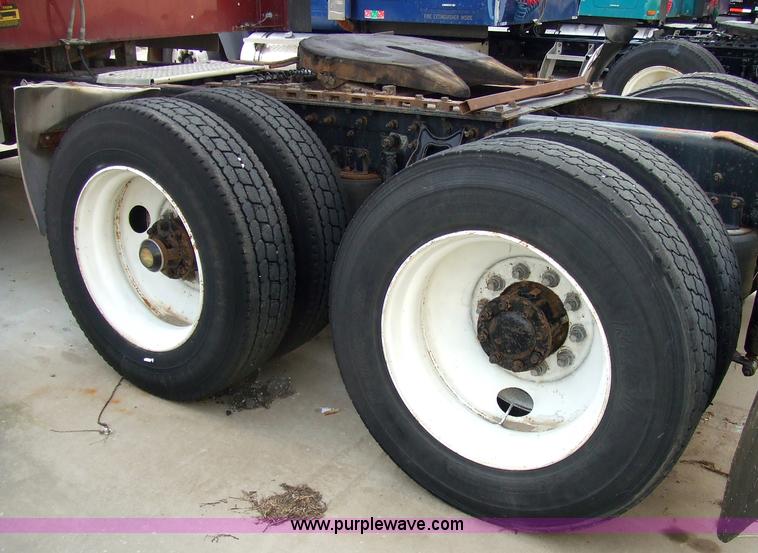 image for item 5049 1997 International Series 9300 semi truck