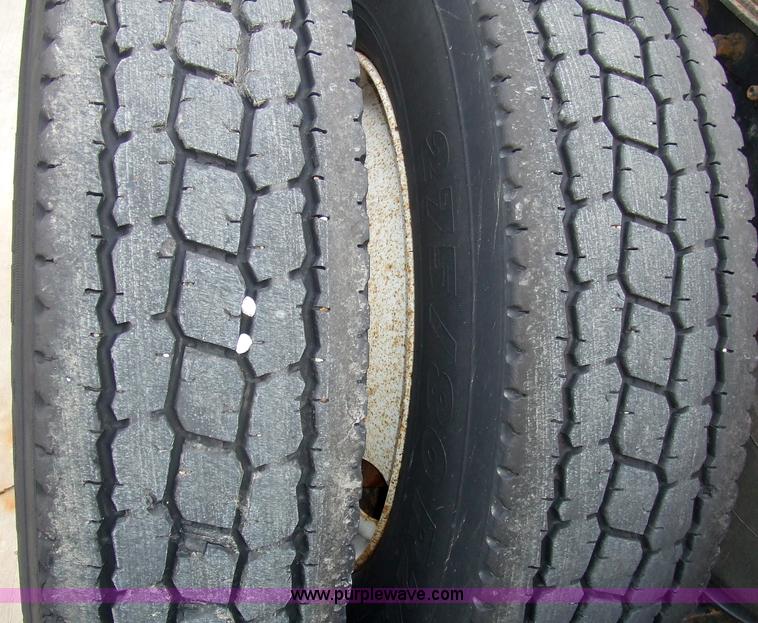 image for item 5049 1997 International Series 9300 semi truck