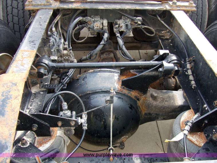 image for item 5049 1997 International Series 9300 semi truck