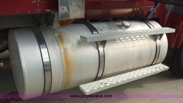 image for item 5049 1997 International Series 9300 semi truck