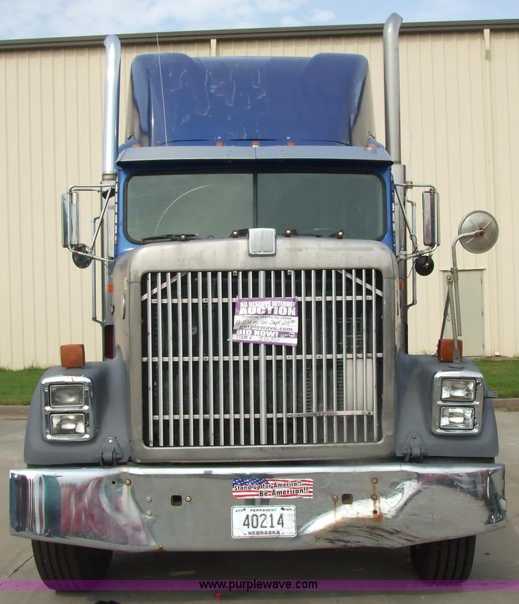 image for item 5050 1997 International Series 9300 semi truck