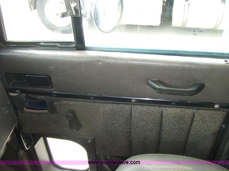 image for item 5050 1997 International Series 9300 semi truck