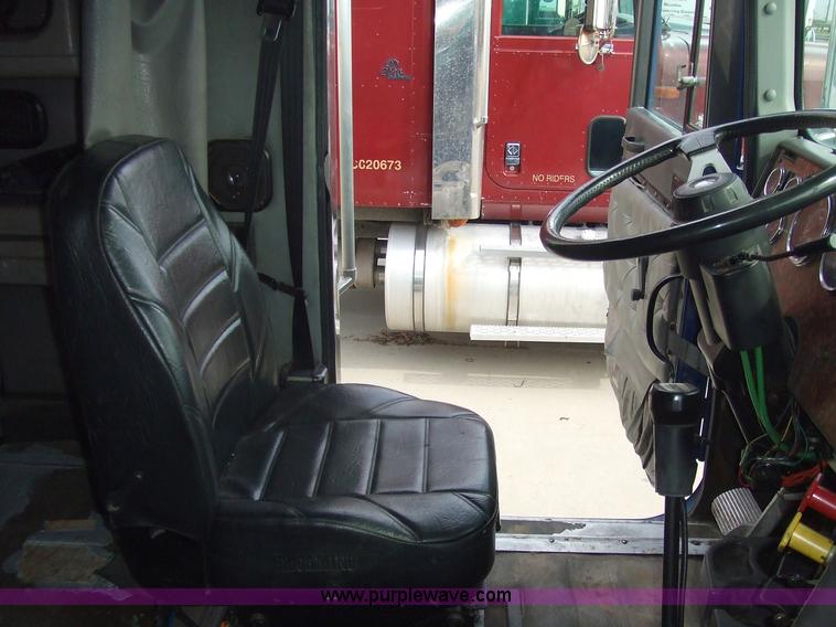 image for item 5050 1997 International Series 9300 semi truck