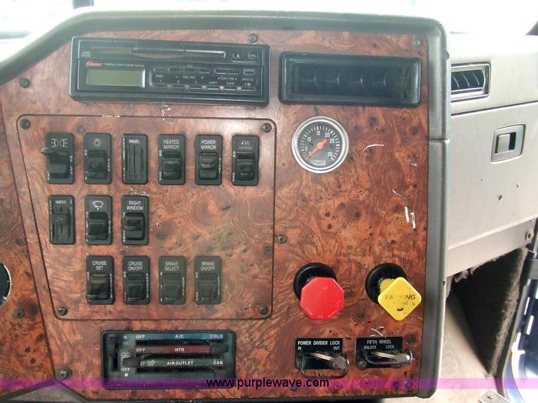 image for item 5050 1997 International Series 9300 semi truck