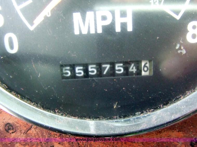 image for item 5050 1997 International Series 9300 semi truck