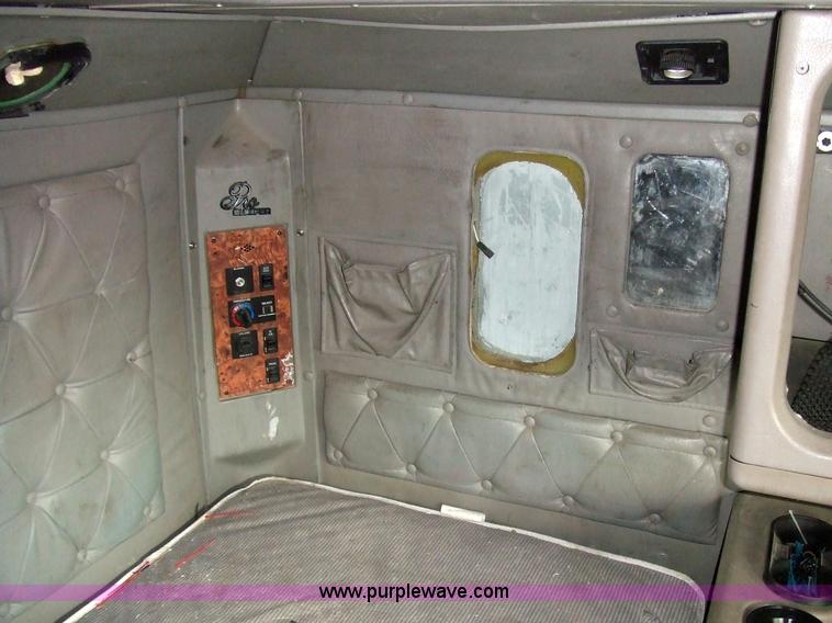 image for item 5050 1997 International Series 9300 semi truck