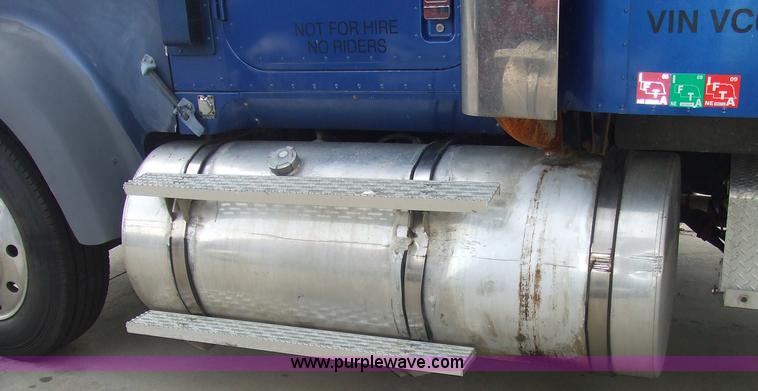 image for item 5050 1997 International Series 9300 semi truck