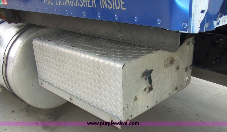 image for item 5050 1997 International Series 9300 semi truck