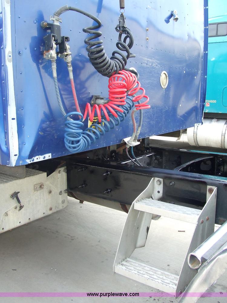 image for item 5050 1997 International Series 9300 semi truck