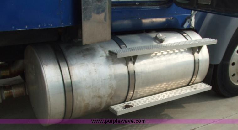 image for item 5050 1997 International Series 9300 semi truck