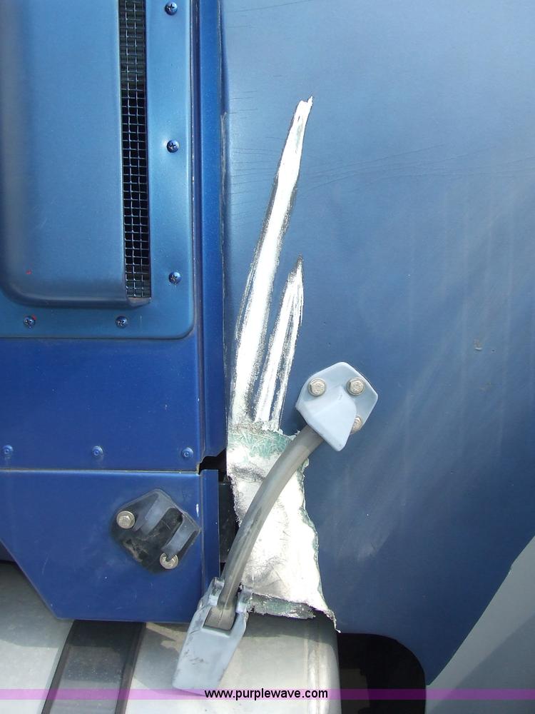 image for item 5050 1997 International Series 9300 semi truck