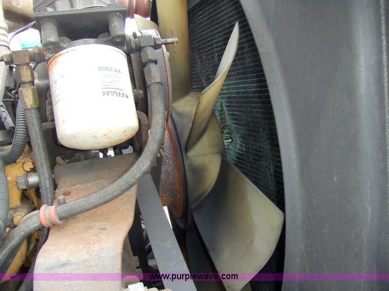 image for item 5050 1997 International Series 9300 semi truck