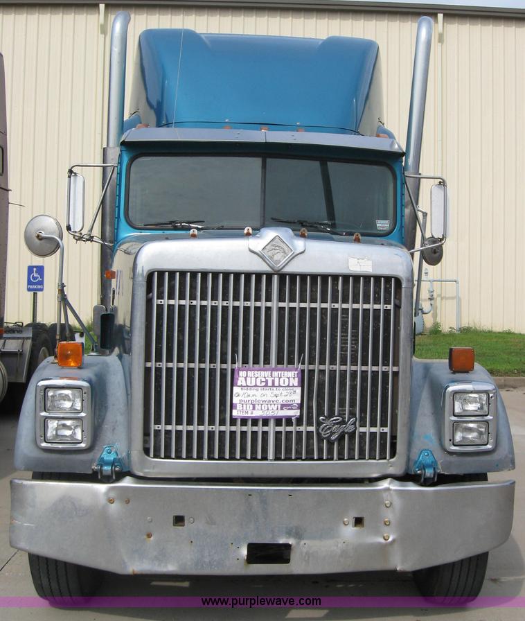 image for item 5051 1997 International Series 9300 semi truck