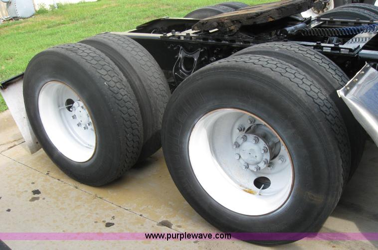 image for item 5051 1997 International Series 9300 semi truck