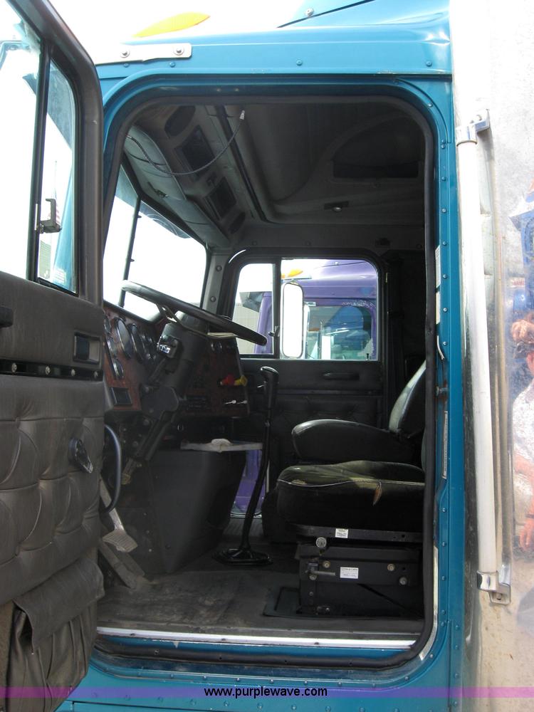 image for item 5051 1997 International Series 9300 semi truck