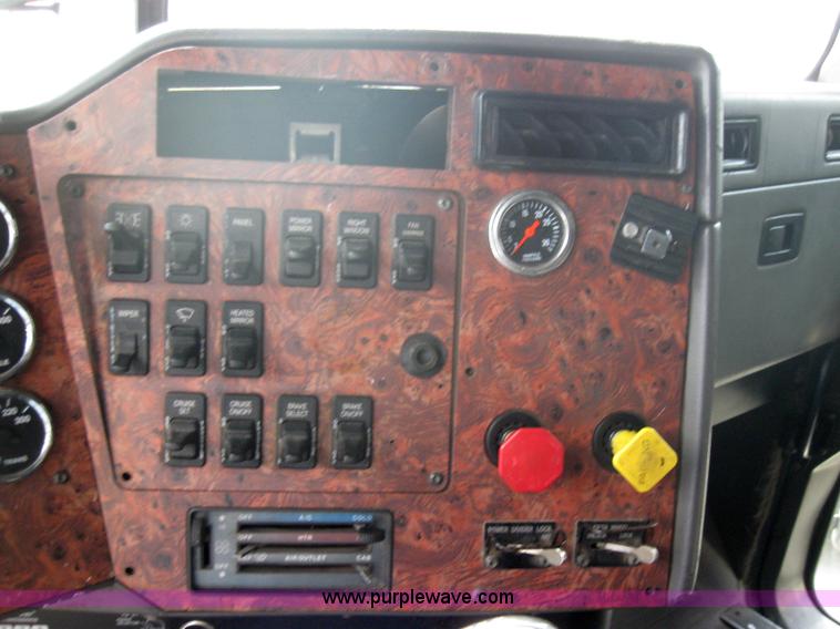 image for item 5051 1997 International Series 9300 semi truck