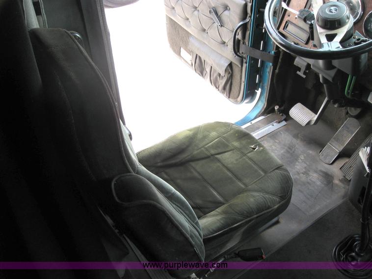 image for item 5051 1997 International Series 9300 semi truck