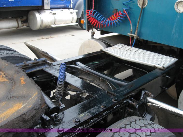 image for item 5051 1997 International Series 9300 semi truck