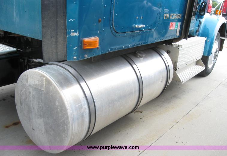 image for item 5051 1997 International Series 9300 semi truck