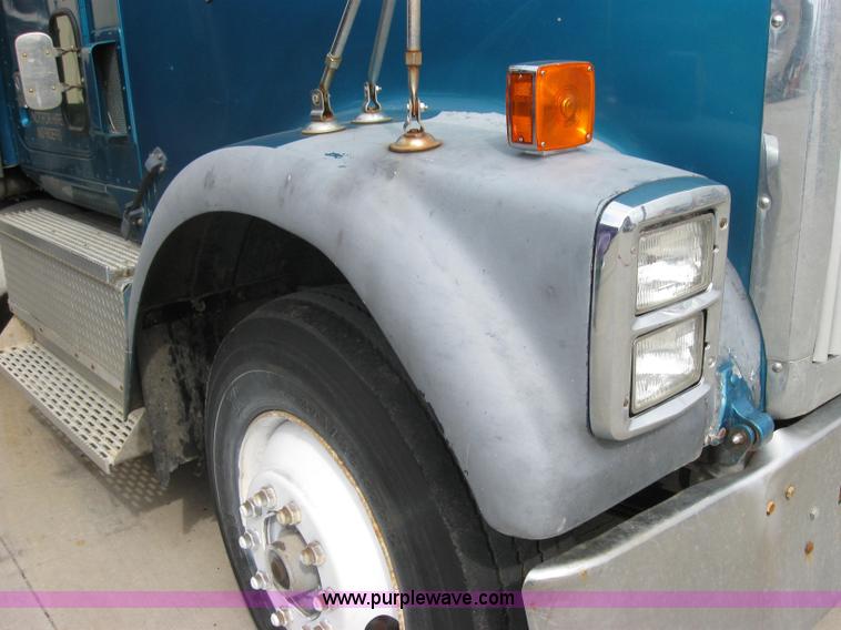 image for item 5051 1997 International Series 9300 semi truck