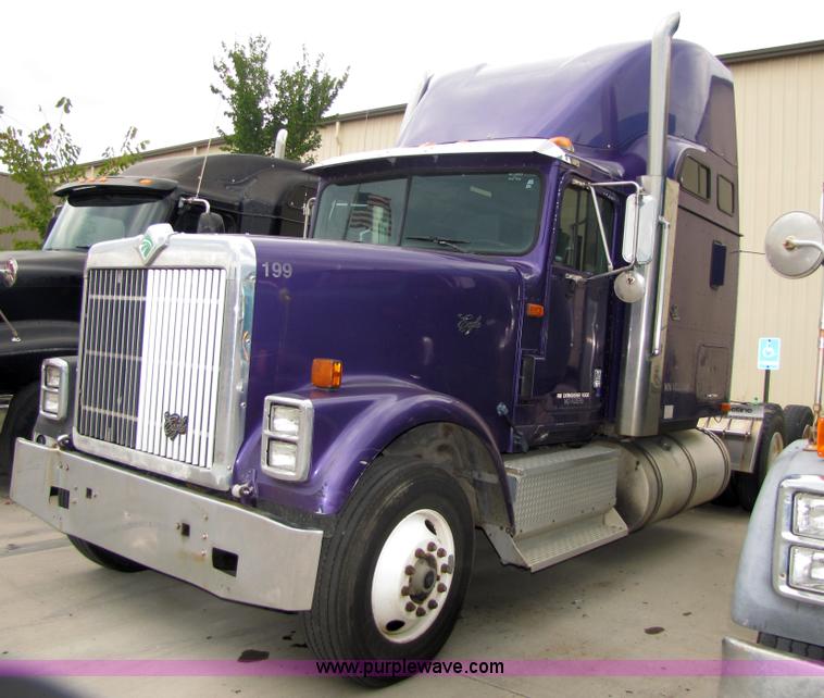 image for item 5052 1997 International Series 9300 semi truck