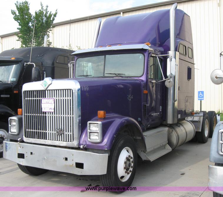 image for item 5052 1997 International Series 9300 semi truck