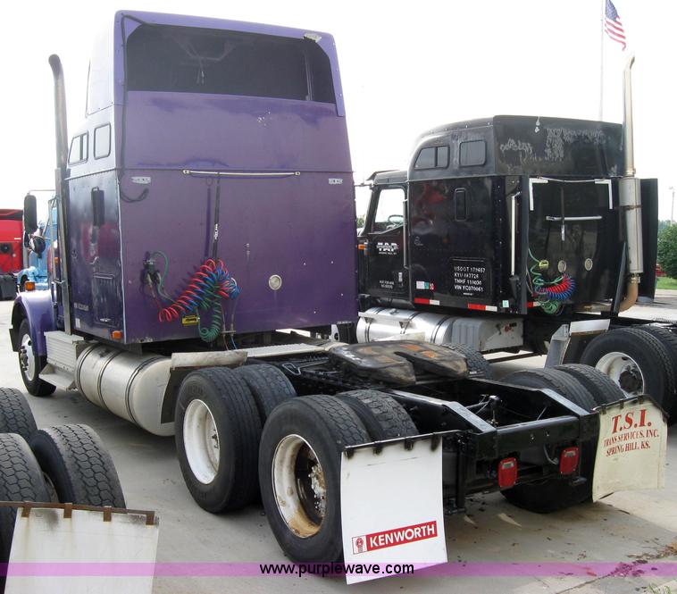 image for item 5052 1997 International Series 9300 semi truck