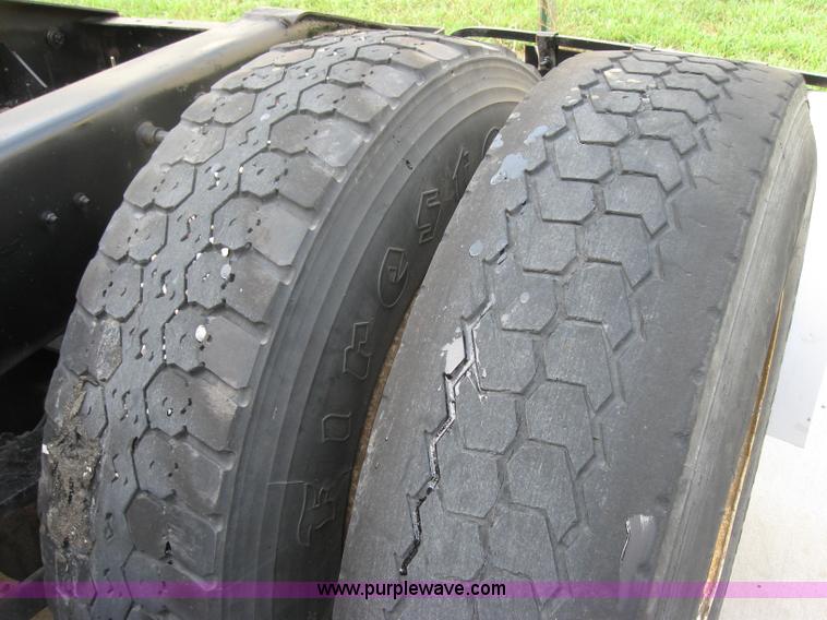 image for item 5052 1997 International Series 9300 semi truck